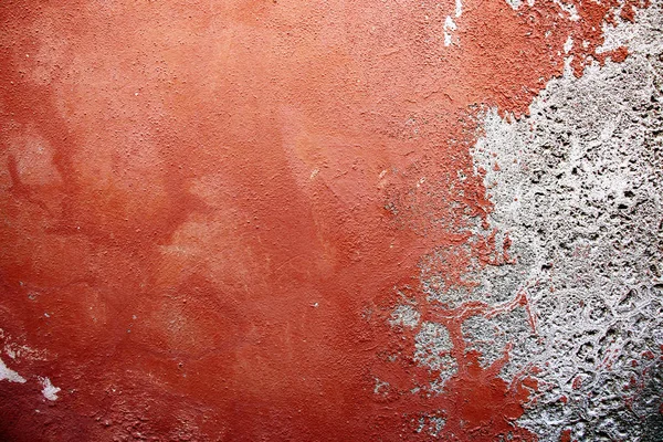 Τοίχος κόκκινο χρώμα φόντο grunge με λευκή κηλίδα — Φωτογραφία Αρχείου
