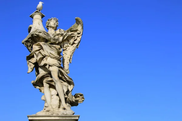 Medieval figure of an angel on the famous bridge Saint Angelo br — Stock Photo, Image
