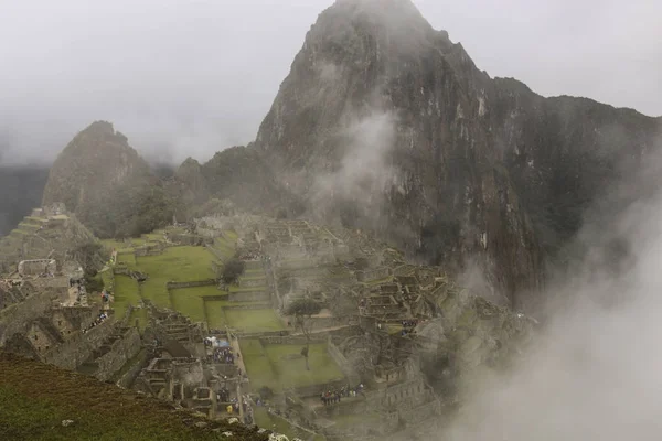 Sterke mist over Machu Picchu, Peru — Stockfoto