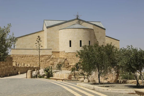 Базилика Моисея (Памятник Моисею), гора Нево, Иордан — стоковое фото