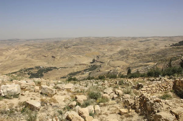 Vista panorâmica do Monte Nebo, na Jordânia, onde Moisés viu para t — Fotografia de Stock