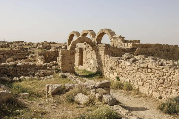Ruínas romanas em Umm ar-Rasas, um sítio arqueológico na Jordânia. — Fotografia de Stock