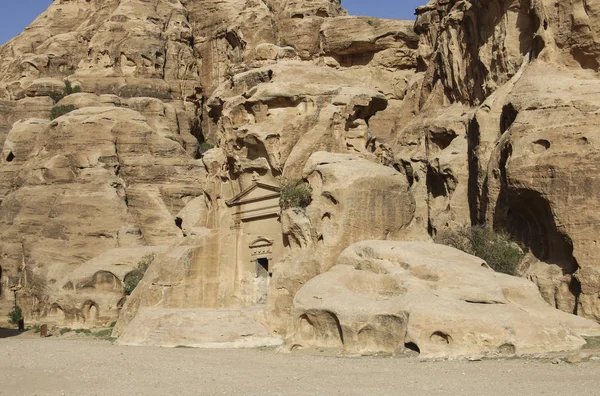 Little Petra en Siq al-Barid, Wadi Musa, Jordania. La arquitectura. — Foto de Stock