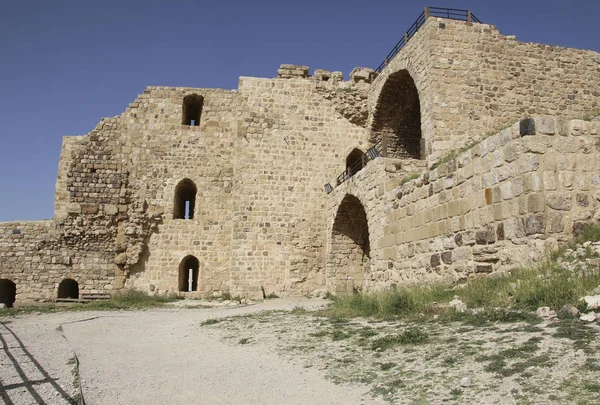 Ruïnes van het kasteel van Kerak, een grote kruisvaarder kasteel in Kerak (Al — Stockfoto