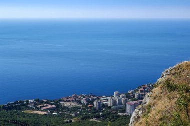 Parlak doğal görünümünü
