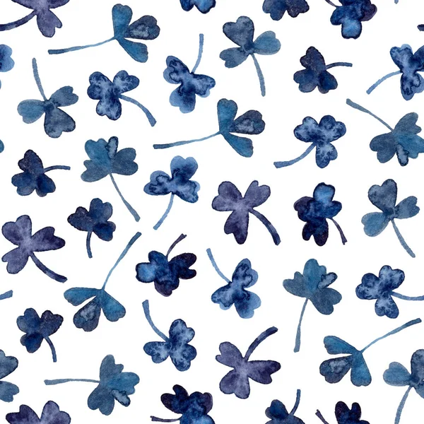 水彩の手絵画青いシャムロック 白い背景にシームレス パターン — ストック写真