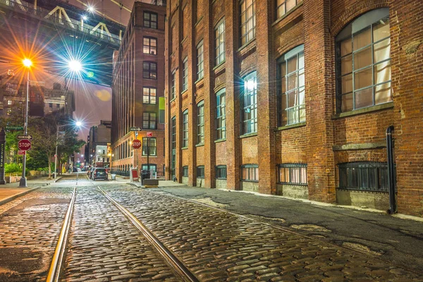 New York'ta gece, Manhattan Köprüsü