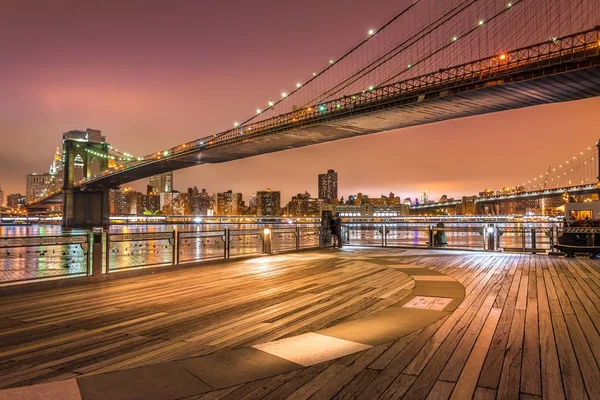 New York'ta gece, Brooklyn Köprüsü