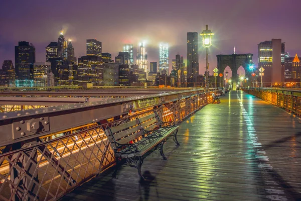 New York city at night, Brooklyn Bridge — Stockfoto