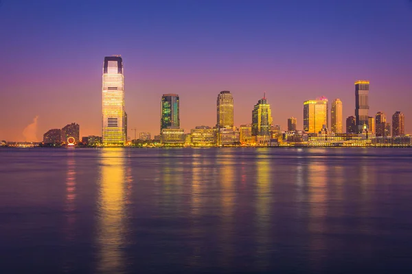 Jersey City gece, Hudson Nehri