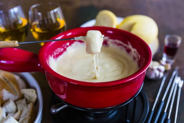 Traditionell Schweizisk Fondue Med Gruyere Ost — Stockfoto