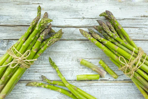 Fresh Raw Green Asparagus Bunches Wooden Background — Stock Photo, Image