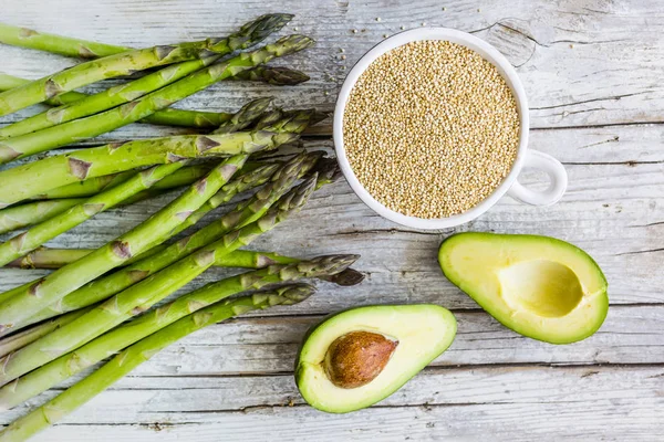 Ingredientes Para Una Ensalada Saludable Con Semillas Quinua Aguacate Con —  Fotos de Stock