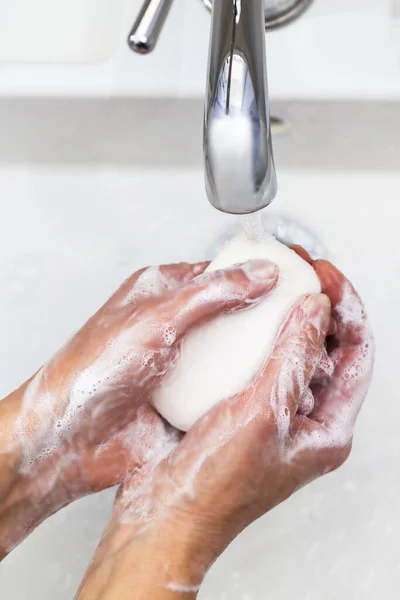 Kézmosás Szappannal Koronavírus Megelőzésére Higiénia Koronavírus Terjedésének Megállítására — Stock Fotó