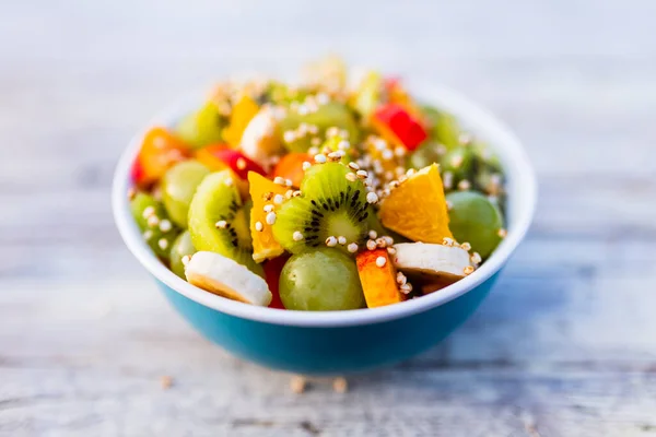 Deliciosa Salada Frutas Uma Tigela Dieta Saudável Perda Peso — Fotografia de Stock