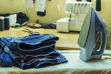 Ütü Masası dikiş Studio. Ben için demir ve şeyler var