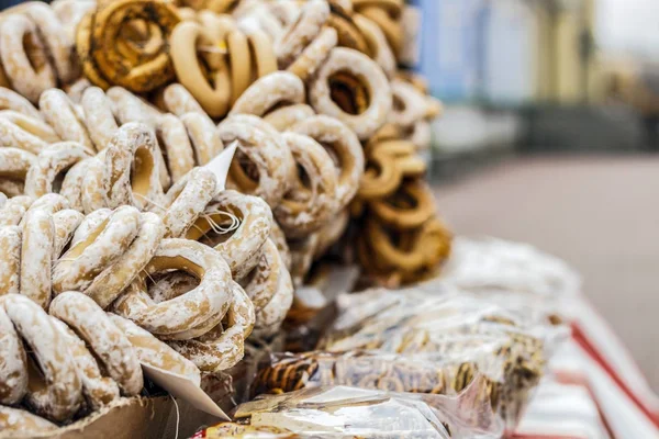 Sale of bagels, sheep in the street. — Stock Photo, Image