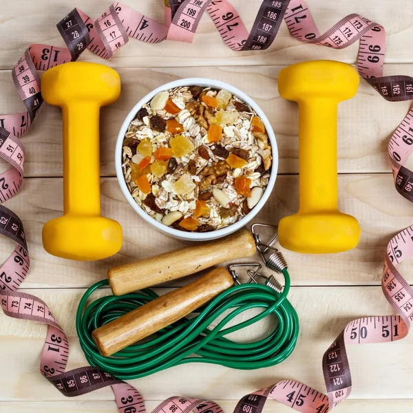 Bir yaşam biçimi kavramı. Halter, bir plaka ile müsli, bir 