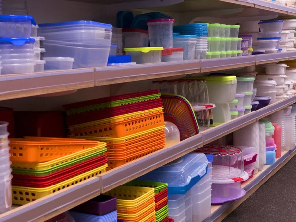 Birçok plastik kaplar