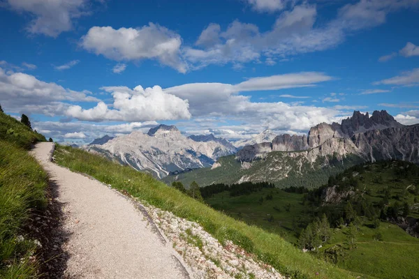Verão montanha alpina colinas panorama — Fotografia de Stock
