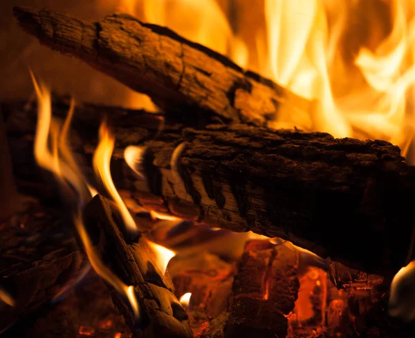 Fireplace with burning fire — Stock Photo, Image