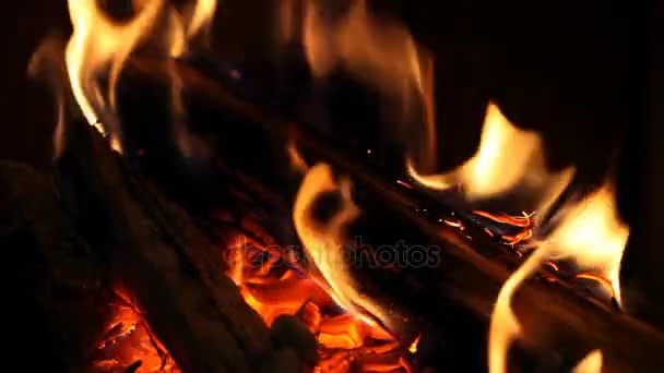 Primer plano de imágenes de llamas de fuego amarillas — Vídeos de Stock