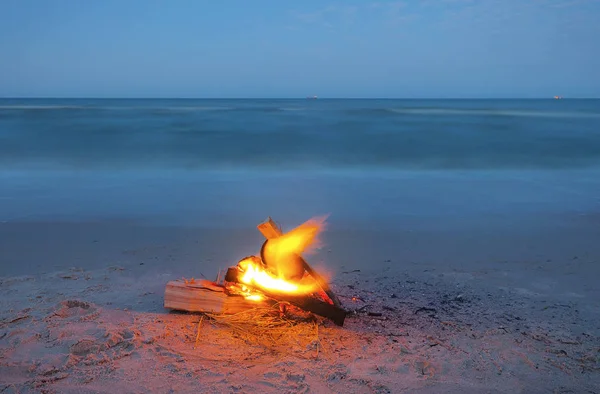 Φωτιά στην παραλία — Φωτογραφία Αρχείου