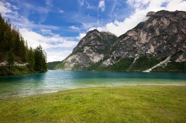 Horské alpské jezero — Stock fotografie