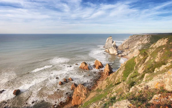 Costa rocosa del océano Atlántico — Foto de Stock