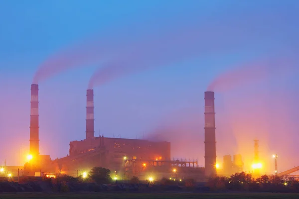 Central eléctrica por la noche — Foto de Stock