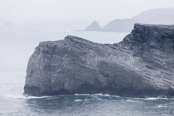 Oceano Atlantico costa rocciosa — Foto Stock