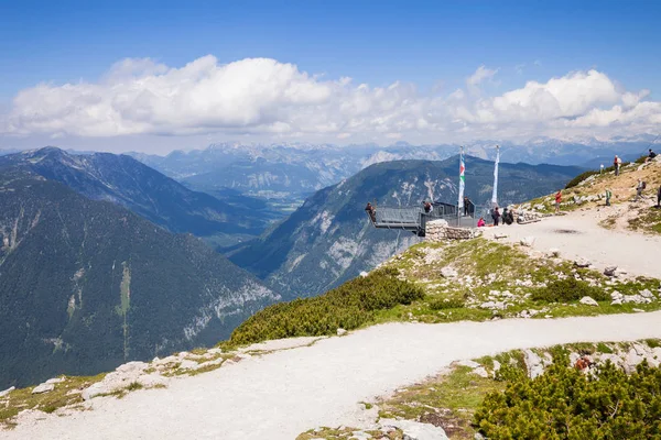 A Hallstatt-tó és öt fing Alp hegyi panorámával — Stock Fotó