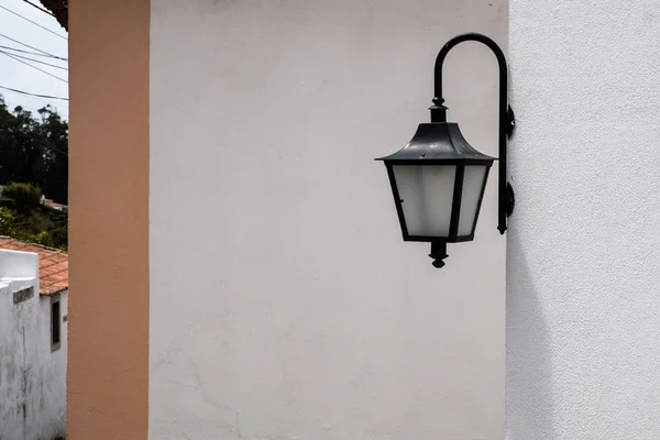 Lanterne style rétro en métal de rue — Photo
