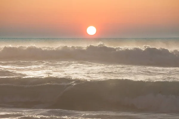 Zonsopgang boven oceaan — Stockfoto