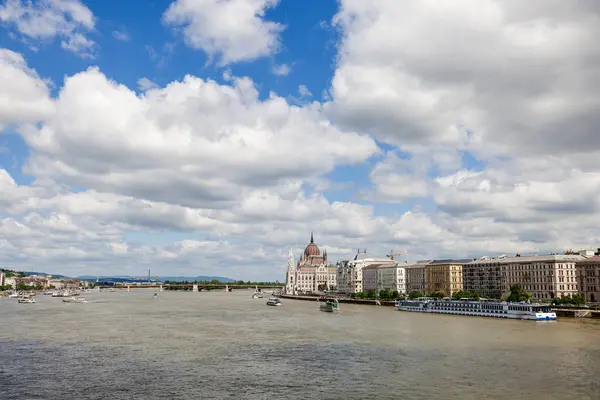 Літній skyline Будапешта — стокове фото