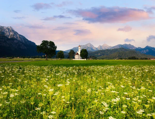 Panoramatický výhled na kostel St. Coloman — Stock fotografie