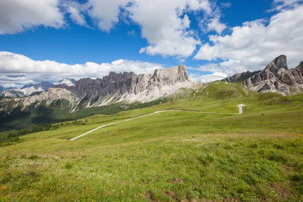 Alpine montanha verão paisagem — Fotografia de Stock