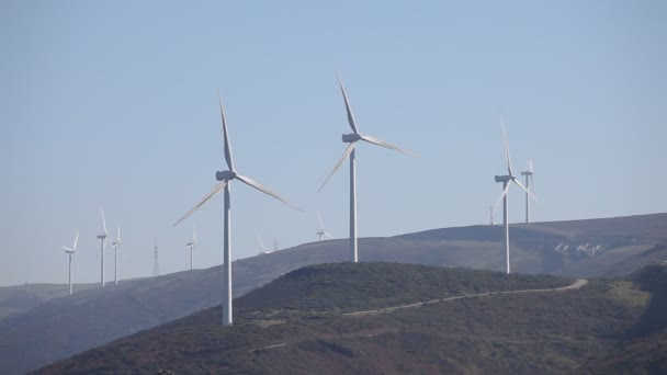 Turbina eólica. Central de energia renovável — Vídeo de Stock