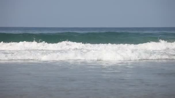 Idylliczne lato sunny beach z Oceanu Atlantyckiego — Wideo stockowe