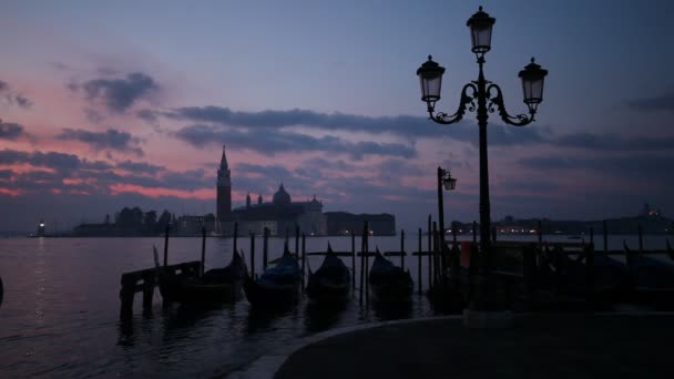 Gondoler Vågen Piazza San Marco San Giorgio Maggiore Bakgrunden Venedig — Stockvideo