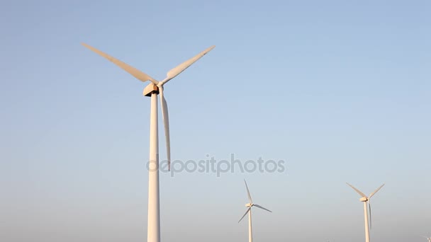 Ветряные Турбины Создают Возобновляемые Источники Энергии Зеленая Экология — стоковое видео