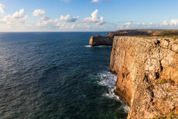 Panorama de alto acantilado rocoso del océano Atlántico —  Fotos de Stock