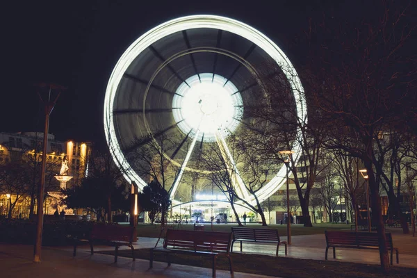 Juste roue à Budapest tourné avec une longue exposition — Photo