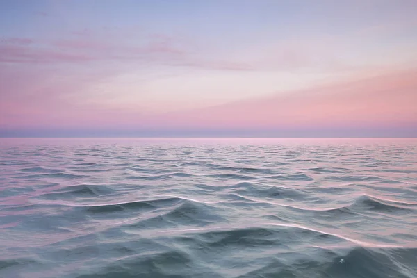 Západ slunce na pobřeží Atlantského oceánu. Florida, usa — Stock fotografie