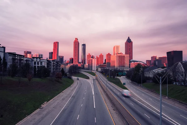 Atlanta Skyline Och Motorväg Vid Soluppgången Georgia Usa — Stockfoto
