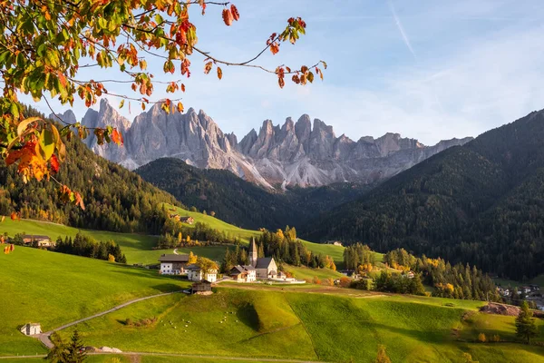 Krajina Slunečný Podzimní Pohled Magdalena Santa Maddalena Národním Parku Puez — Stock fotografie