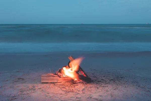 Запрошення Вогню Пляжі Влітку Повернення Любити Спогади — стокове фото