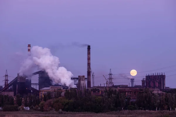 Roślina Dymem Koncepcja Zanieczyszczenia Powietrza Ochrony Środowiska — Zdjęcie stockowe