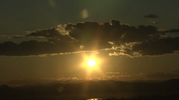 Belas vistas coloridas do céu ao pôr do sol — Vídeo de Stock
