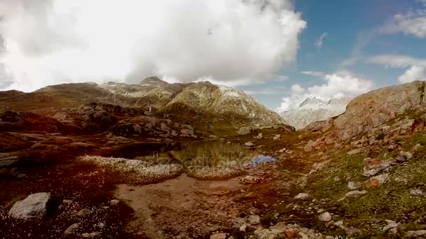 Paesaggio naturale colorato del paesaggio di montagna del lago — Video Stock